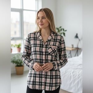 VICTORIA’S Secret Small Long Sleeve Pink and Gray Flannel Pajama Top